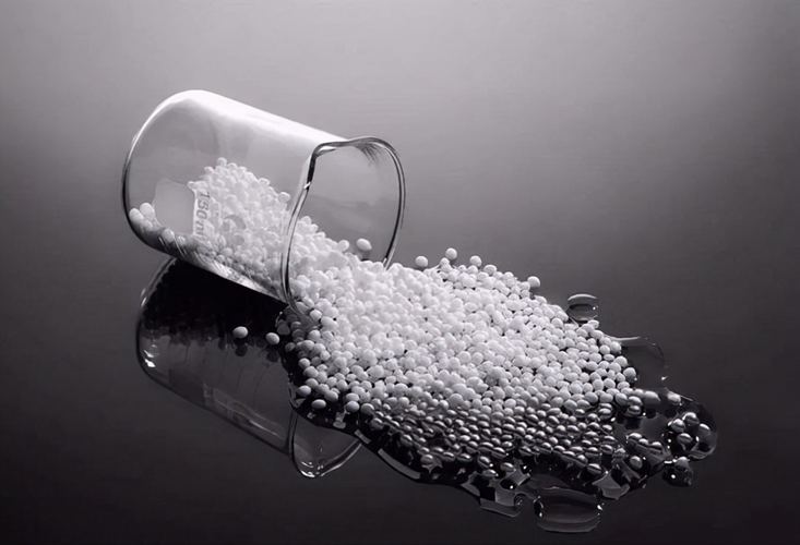 而張全興教授帶領(lǐng)團(tuán)隊(duì)研發(fā)聚乳酸合成材料作為一種生物基材料,不僅